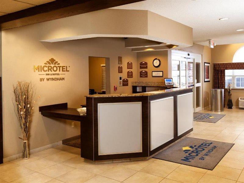 Microtel Inn & Suites By Wyndham St Clairsville - Wheeling St. Clairsville Exterior photo